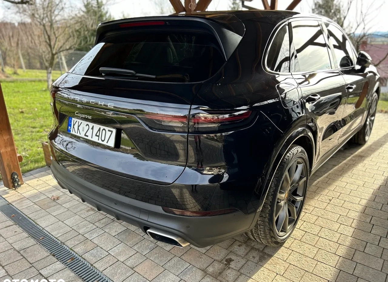 Porsche Cayenne cena 279900 przebieg: 86100, rok produkcji 2019 z Kraków małe 781